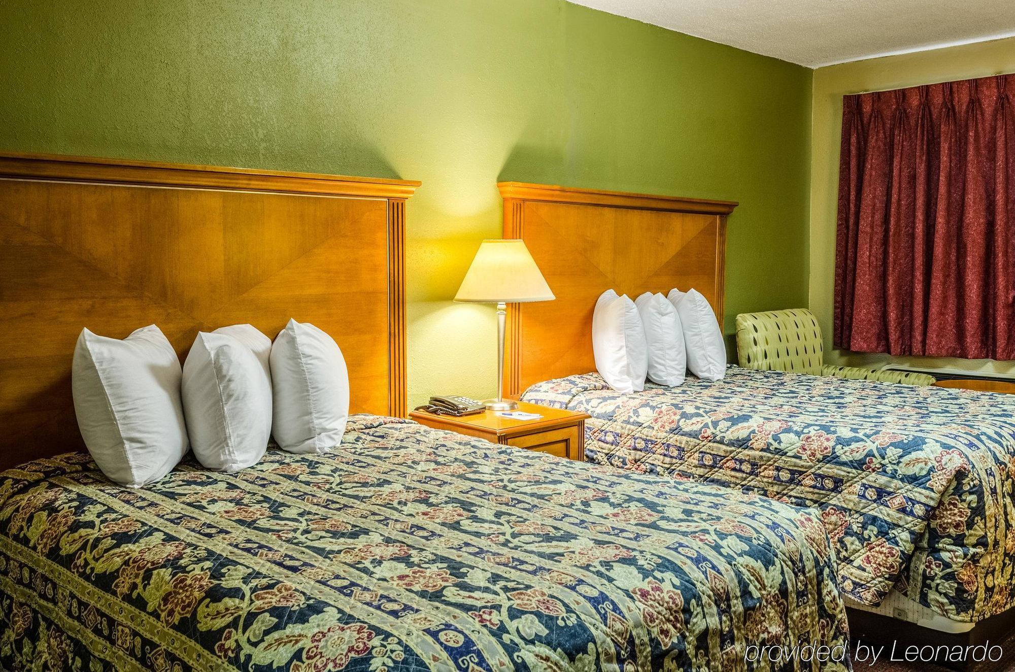 Rodeway Inn Indianola Ngoại thất bức ảnh