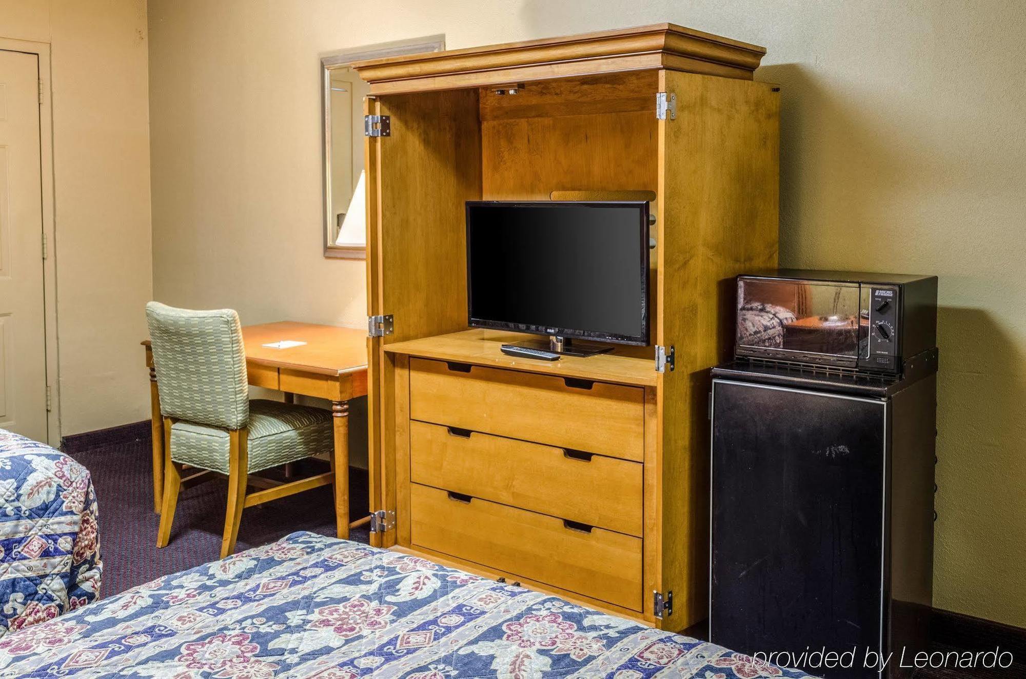 Rodeway Inn Indianola Ngoại thất bức ảnh